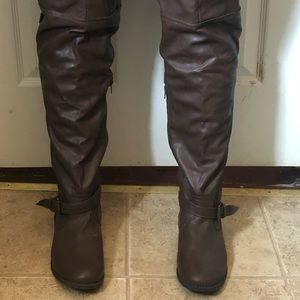 Mid thigh boots